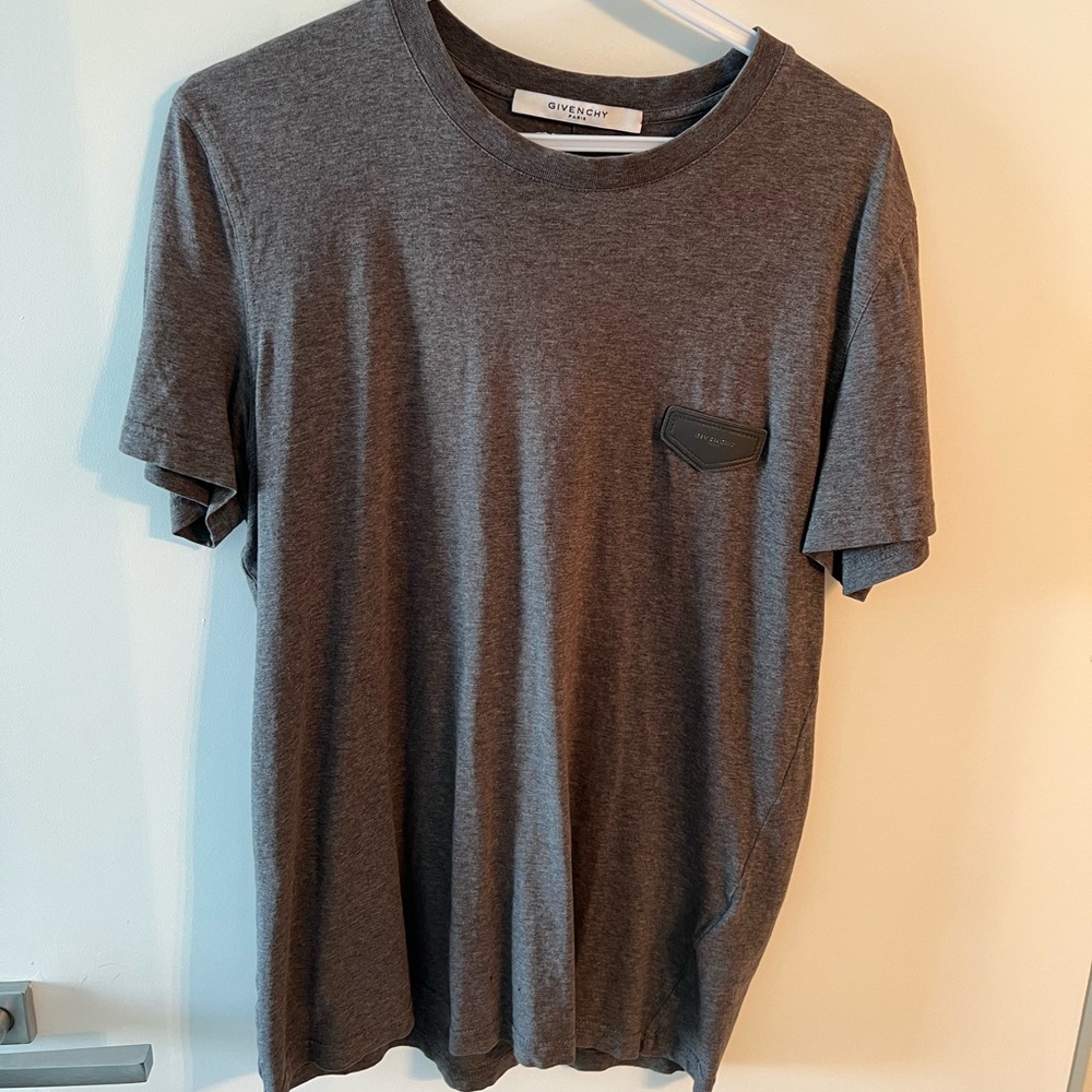 Givenchy T shirt small